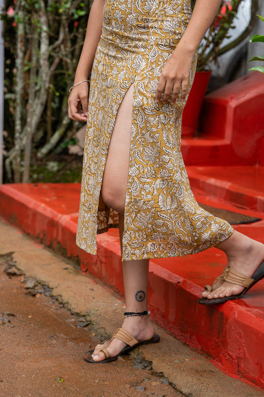 Cutting Chai Slit Skirt (XS,S,XXL)
