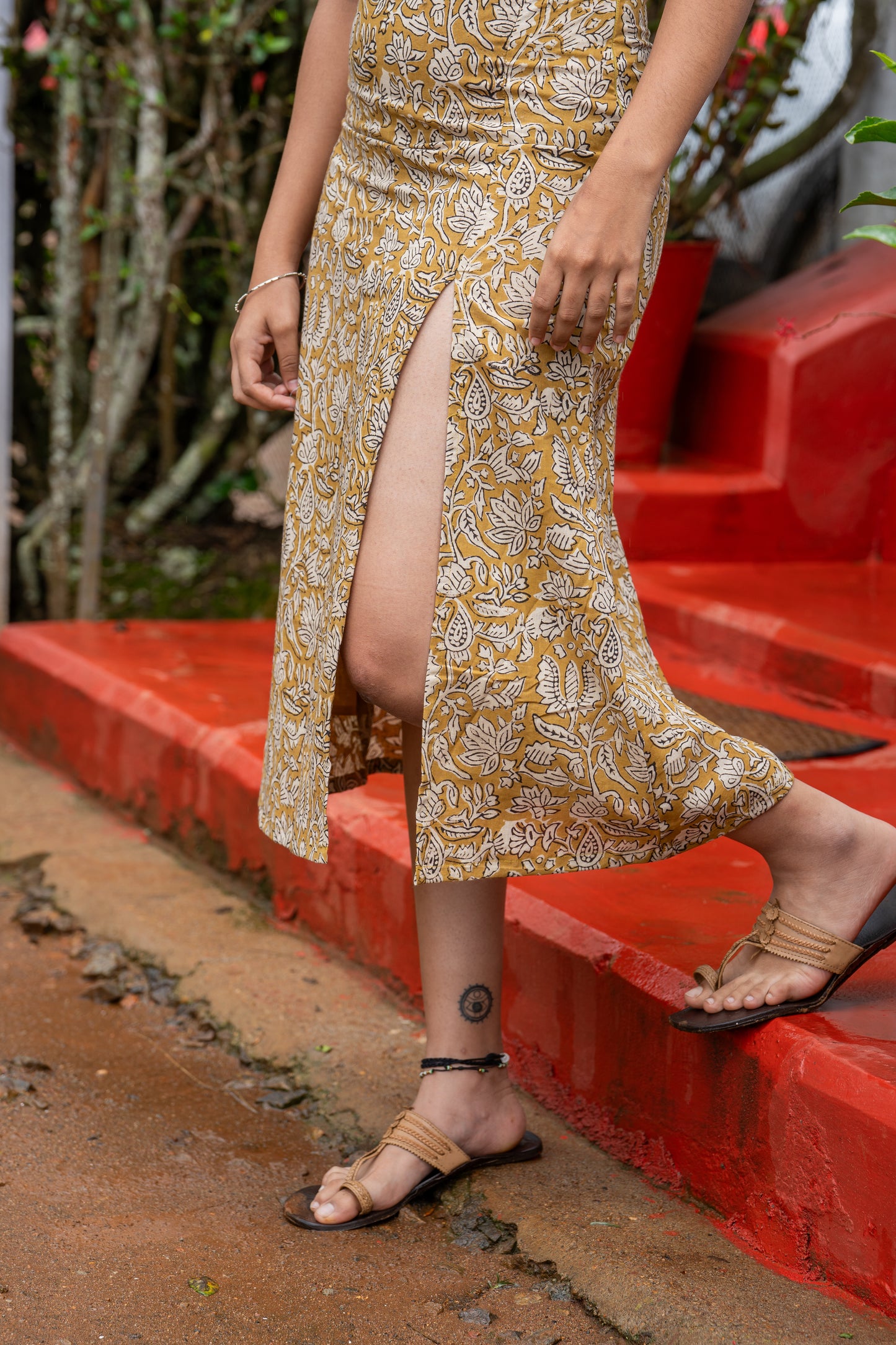 Cutting Chai Slit Skirt (XS,S,XXL)