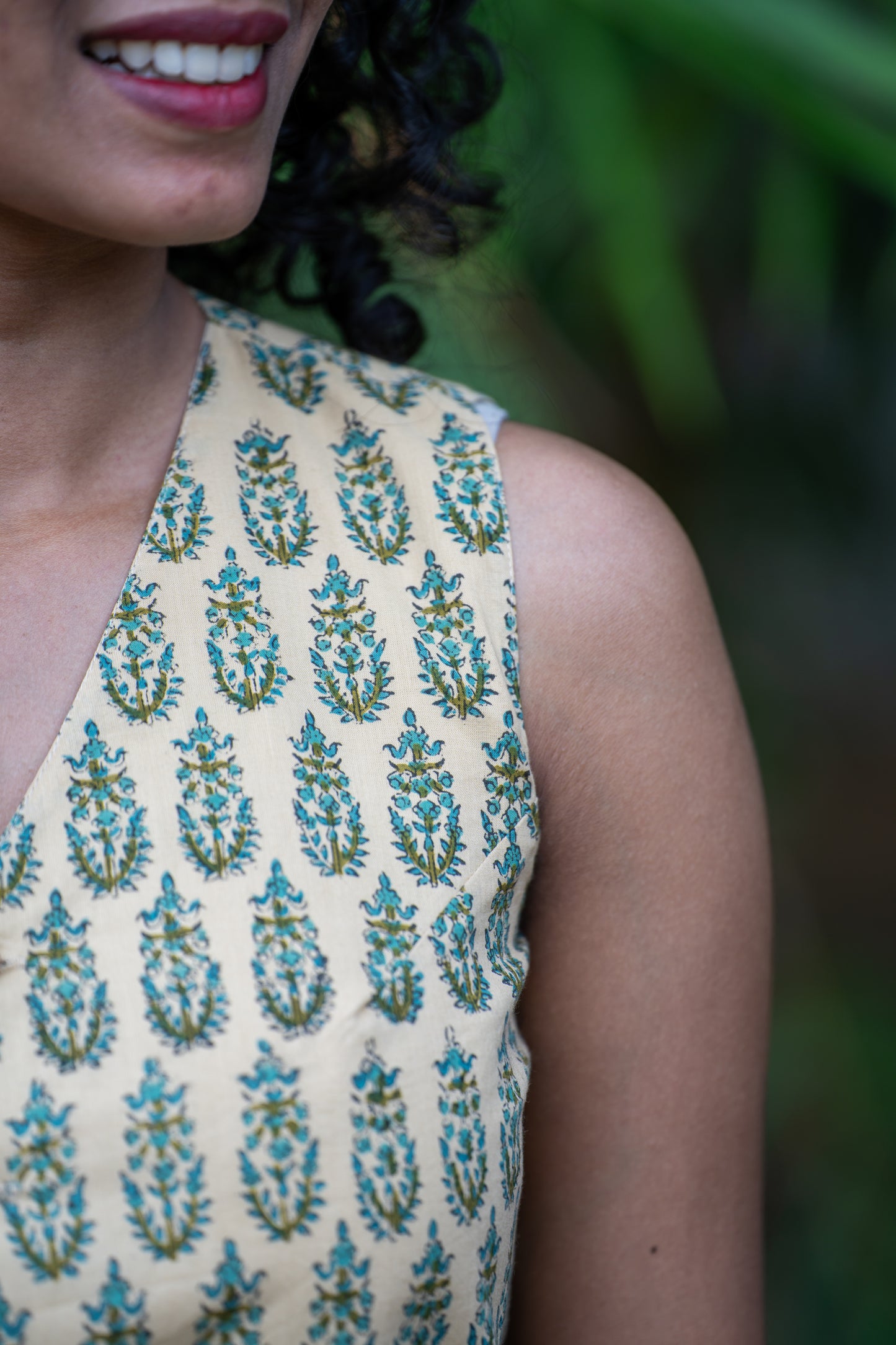 Madhumita Waistcoat (XS,XL,XXL)