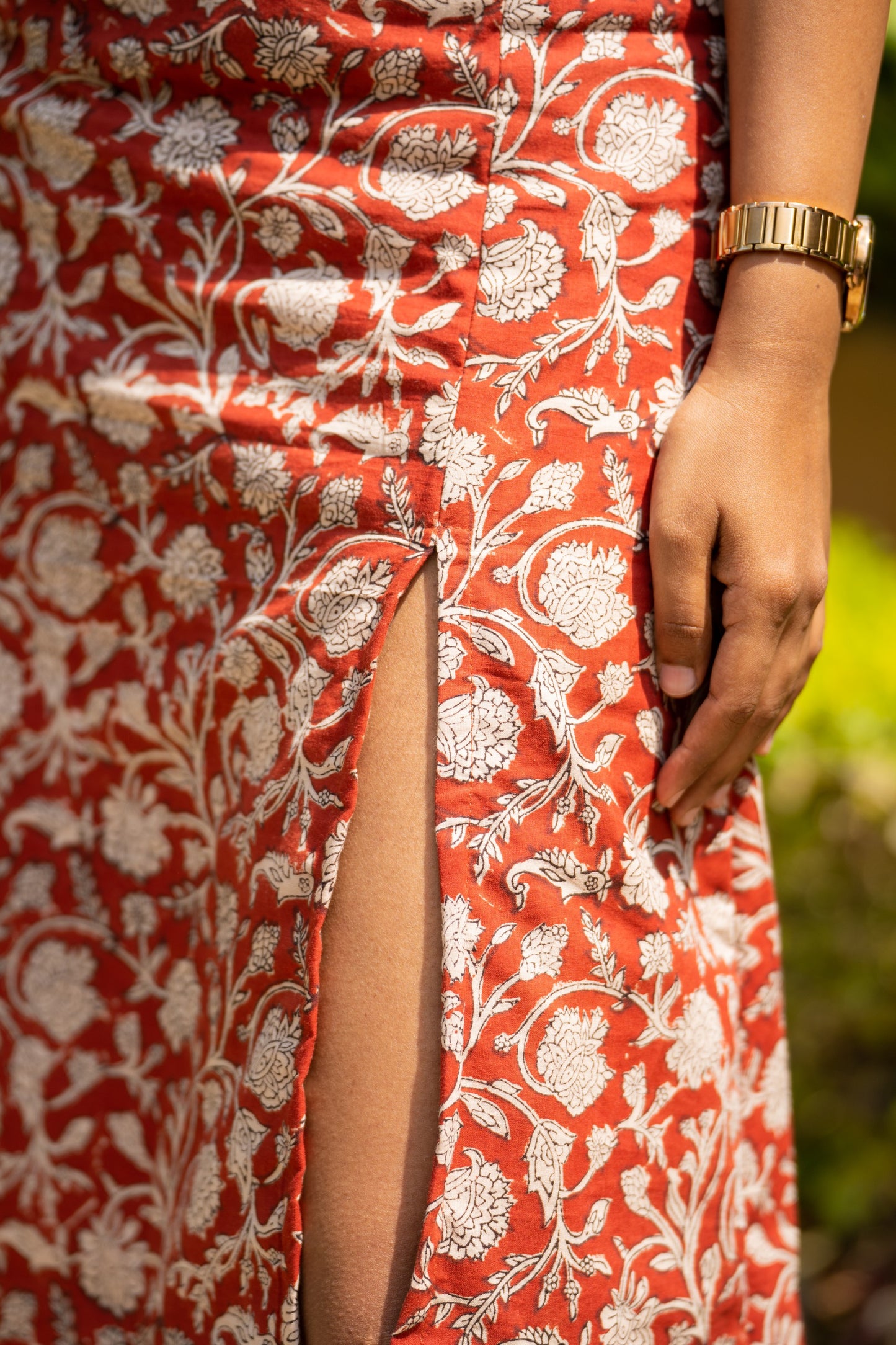 long slit skirt